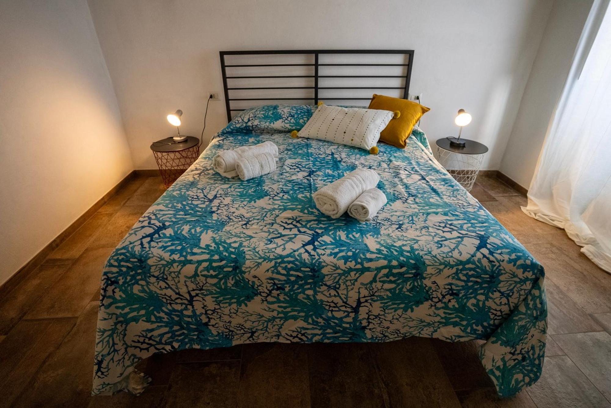 Sardinian Gallery Domus Bosa Room photo